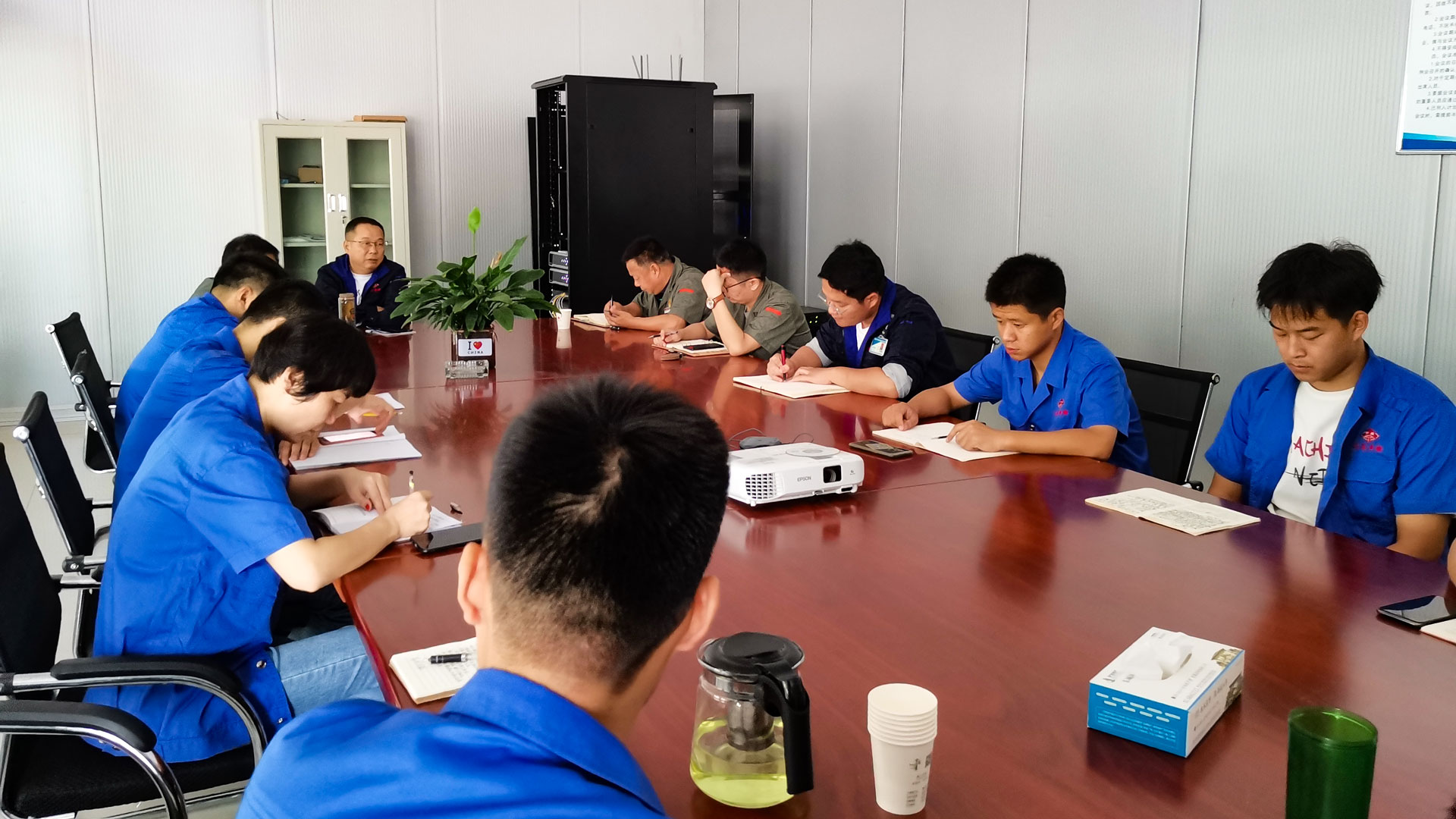忠誠企業(yè)、愛崗敬業(yè)第二階段會(huì)議-(3).jpg